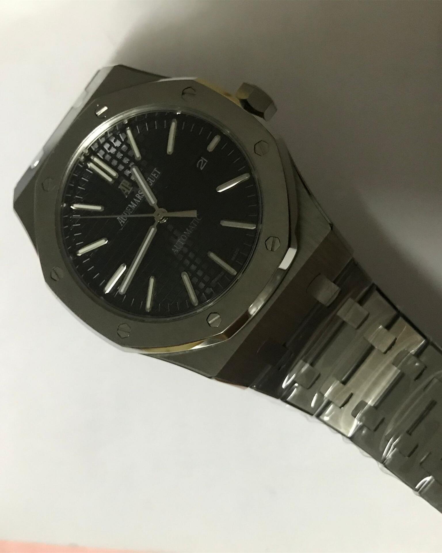 Audemars Piguet Royal Oak 15400ST.OO.1220ST.01-41 MM